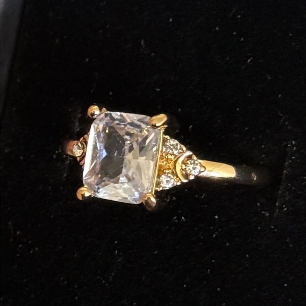 Vintage Radiant Gold Women's Ring